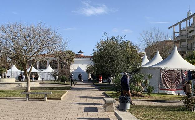 El Mercado Navideño ya está instalado en la Plaza del Alcázar