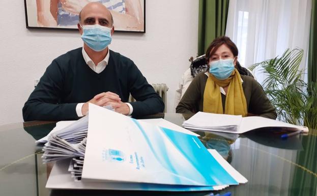 El Ayuntamiento ofrece a las familias necesitadas 300 tarjetas prepago de 100 euros gracias al Bono Social de Emergencia y Comercio Local de Diputación