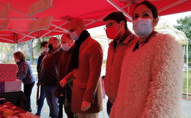 Un total de 24 artesanos y 6 asociaciones participaron en el Merkajoven
