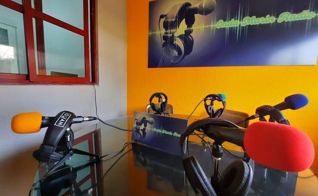El colegio Manuel Marín estrena emisora de radio y laboratorio