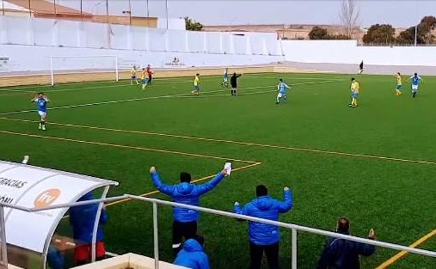 El CD Zafra continúa sumando puntos y se mantiene en tercera posición