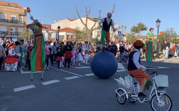 El pasacalles infantil, el Pregón y la Carnalcomedia dan el pistoletazo de salida al Carnaval zafrense