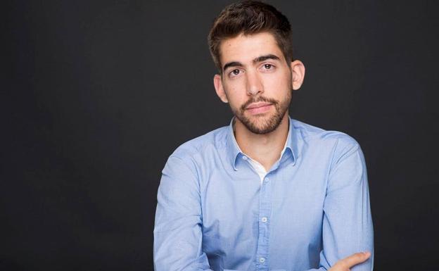 El productor, músico y actor zafrense Luis León Calderón es el pregonero del Carnaval 2022