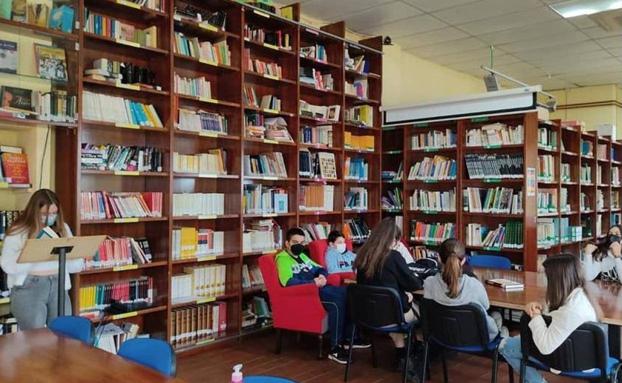 La biblioteca del IES Cristo del Rosario primera en Extremadura en ser distinguida con el Sello CCB gracias a su proyecto innovador 'Bibliotek@ de Babel'