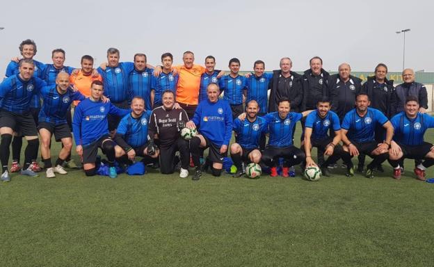 El Mérida Veteranos se lleva en la tanda de penaltis el X Trofeo Solidario Feria de la Primavera
