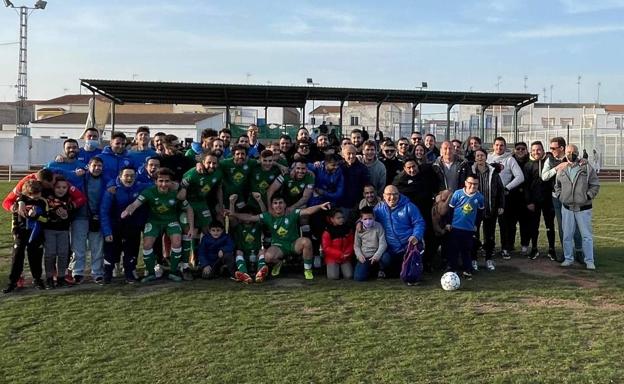 El CD Zafra se asegura la plaza para jugar los play off de ascenso