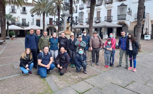 Unas 20 personas participaron en la ruta ornitológica por el entorno del Castellar