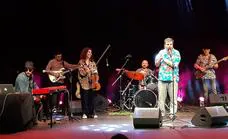 Duende Josele y La Familia Indómita pusieron en pie al público de Zafra con un concierto muy especial