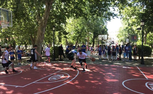 Vuelve a Zafra el Street Basket Tour de la Fundación José Manuel Calderón