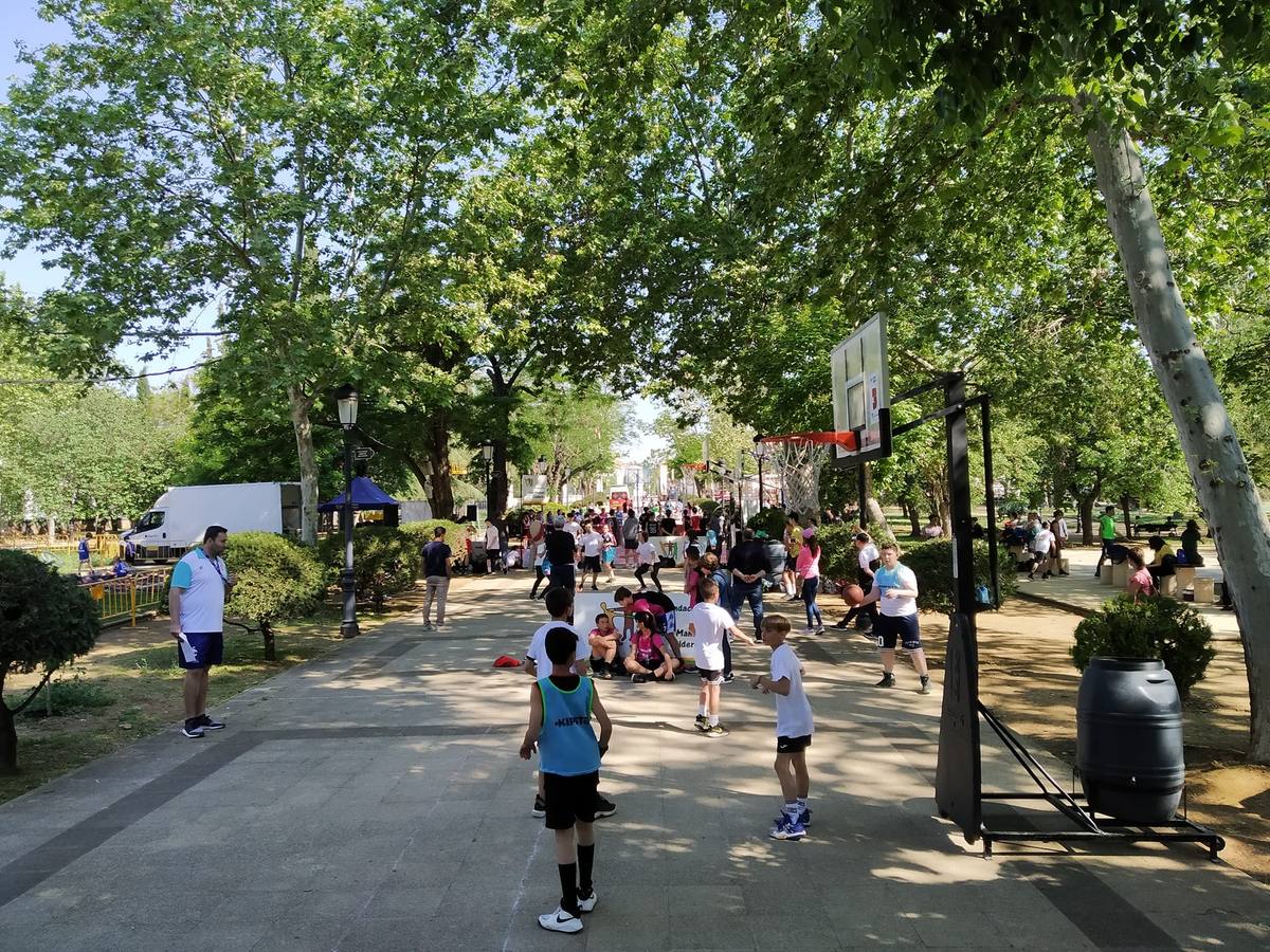 El torneo Street Basket 2022 recaudó casi 200 kilos de alimentos para Cáritas y Cruz Roja