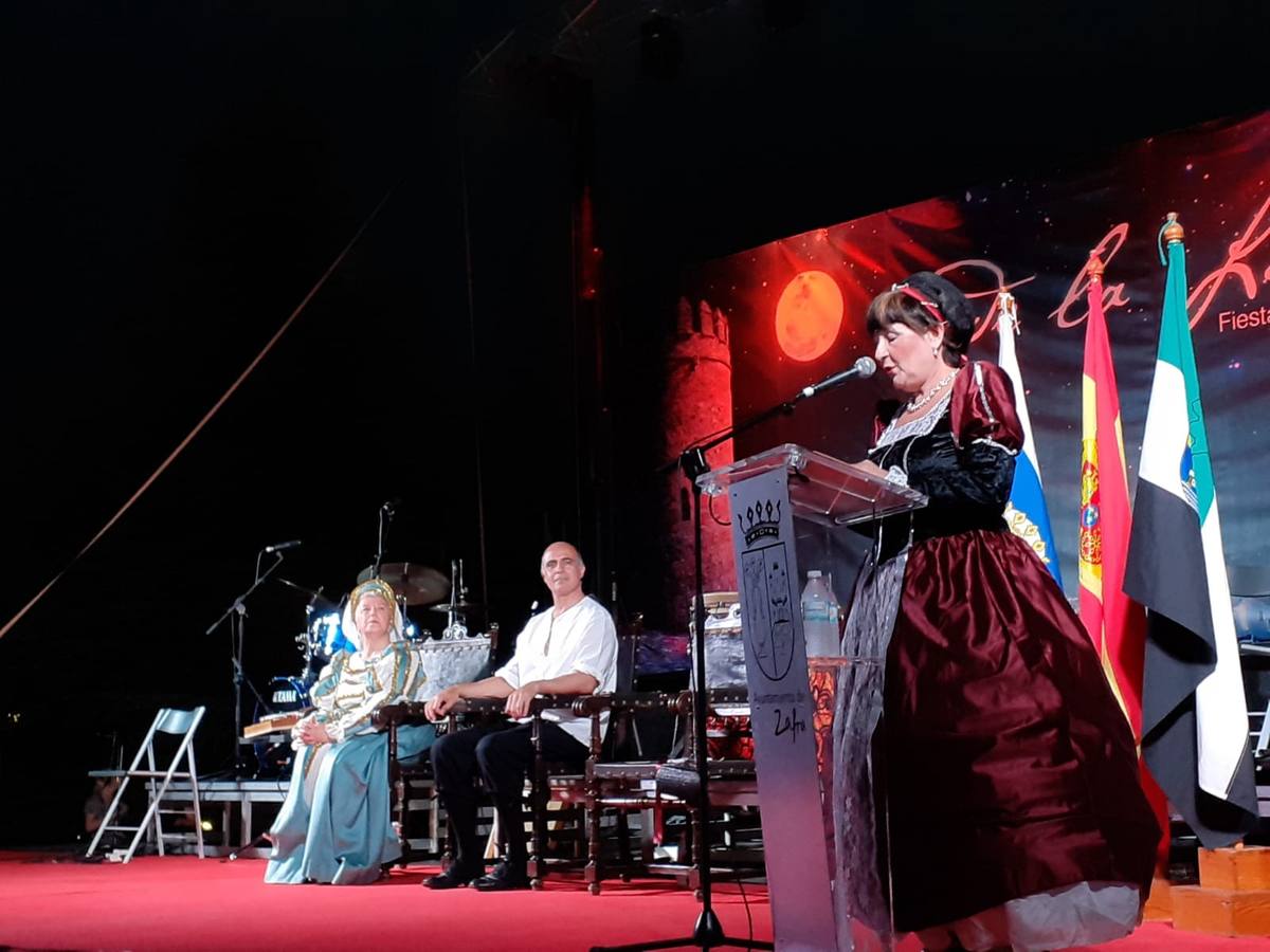 Esperanza Mateos pronunció el pregón de la Festividad De la Luna al Fuego