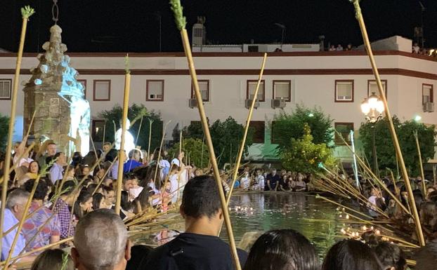De la Luna al Fuego recupera en la Noche de San Juan la tradicional y simbólica 'Mojá de Varas'