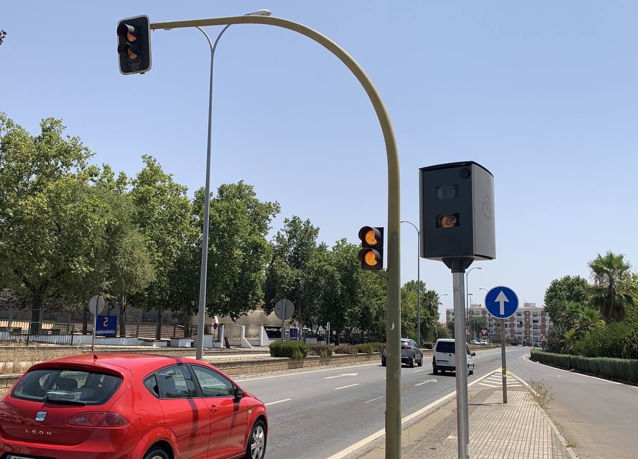 El radar fijo de la travesía de la N-432 está a la espera de la autorización de Fomento para comenzar a funcionar