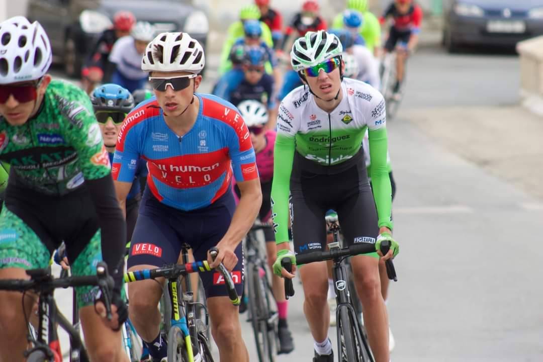 Norberto Velázquez, corredor del Bicicletas Rodríguez Extremadura, atropellado mientras entrenaba