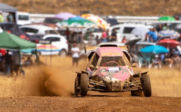 Una veintena de pilotos compitieron en el Autocross de San Miguel en 5 categorías diferentes