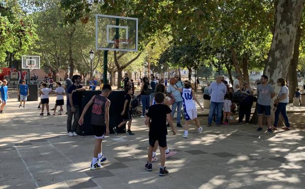 Unos 150 jugadores de todas las edades se dieron cita en el torneo 3x3 del Club de Baloncesto Sajra