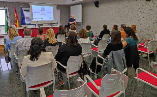 Los municipios de la Red de Conjuntos Históricos asisten en Zafra a un taller de creación y comercialización de producto y turístico
