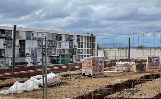 El Ayuntamiento está acometiendo obras de mejoras en el cementerio por valor de 340.000 euros