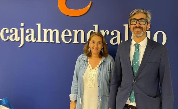 Zafra Solidaria recibe la ayuda de Cajalmendralejo para paliar la pobreza energética en su sede