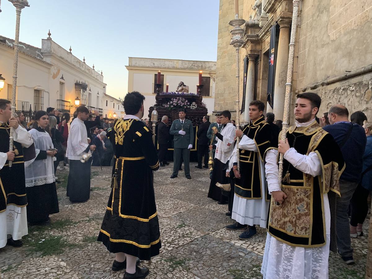 El Cristo Yacente recorrió las calles de Zafra con solemnidad este sábado por su 300 aniversario