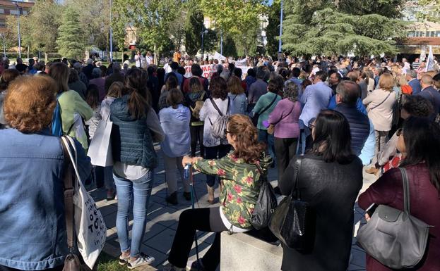 La Plataforma en Defensa del Hospital de Zafra congregó a los ciudadanos en la Plaza de España