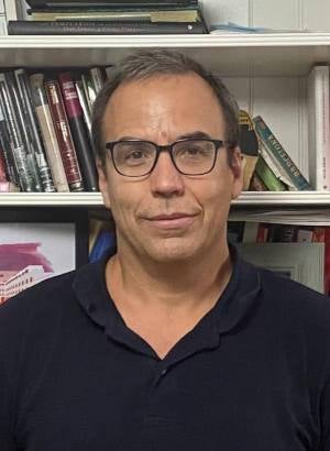 El IES Suárez de Figueroa entrega este jueves su XXIV Premio de Poesía García de la Huerta a Alberto Corchete