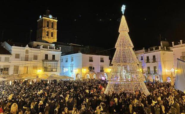 La Navidad ya brilla e ilumina Zafra