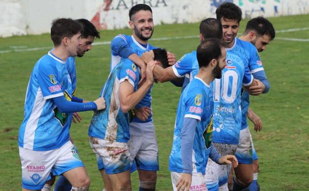El CD Zafra borda con goleada el encuentro ante el San Serván