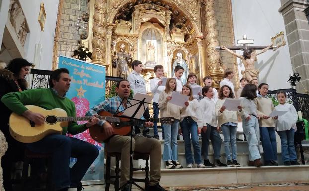 El convento de Santa Clara acoge el Certamen de Villancicos 'Zafra, canta en Navidad'