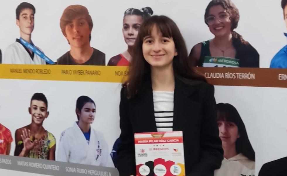 La ajedrecista del Ruy López Pilar Díaz recoge uno de los Premios Diputación Contigo