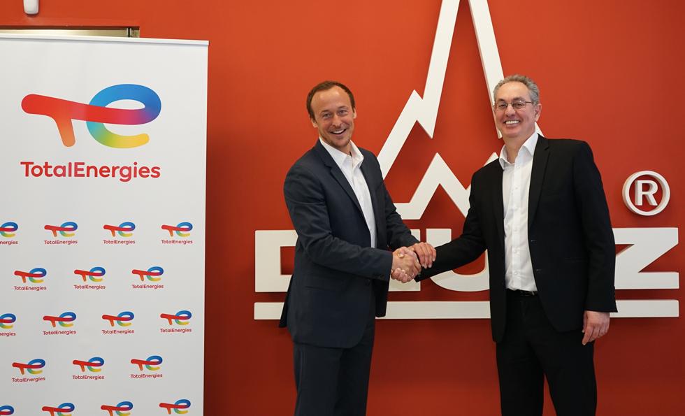 Deutz Spain firma un acuerdo con TotalEnergies para dotar de energía renovable a su planta de Zafra