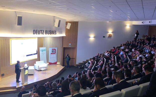 Deutz Business School acoge una jornada sobre las novedades fiscales, laborales y mercantiles para 2023