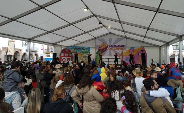 Cientos de pequeños disfrutaron del Carnaval Infantil junto a sus familiares