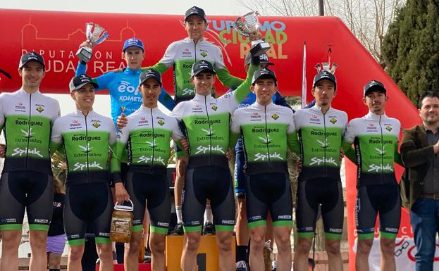 El Bicicletas Rodríguez Extremadura gana por equipos en el Memorial Sanroma Valencia