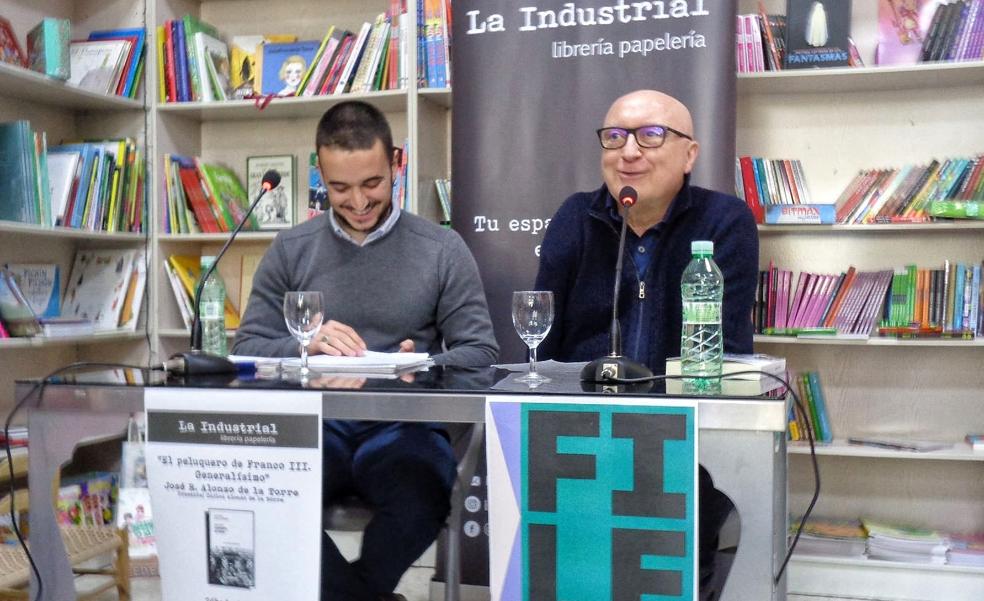 Alonso de la Torre presenta en Zafra su último libro, 'El peluquero de Franco III'