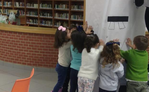 El centro cultural inaguró la programación de otoño con manualidades infantiles