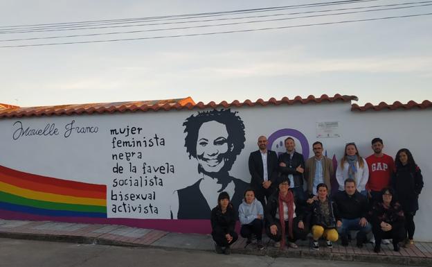 La igualdad y la tolerancia quedan plasmadas en un mural de Zalamea