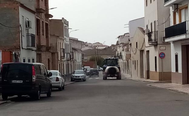 Zalamea desinfecta todas sus calles como medida contra el coronavirus