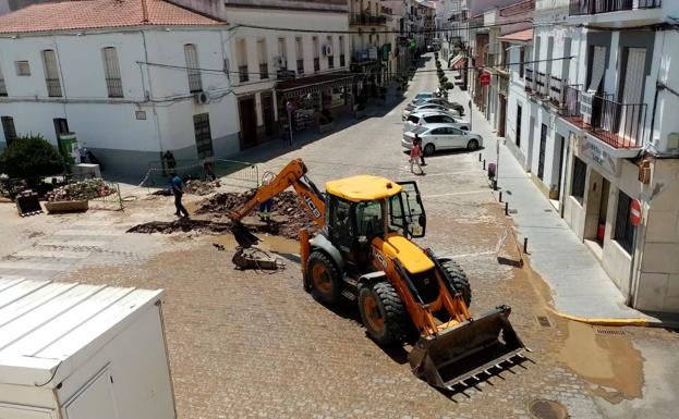Rotura de una cañería en la calle San Francisco con intersección en Iulipa