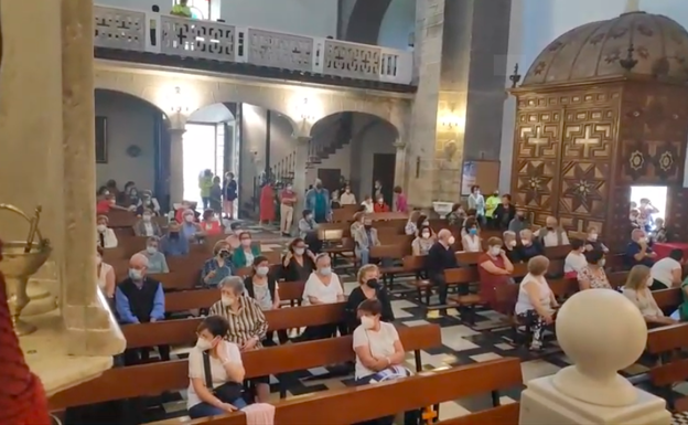 El Cristo de la V Angustia recibe de nuevo a decenas de peregrinos de la comarca