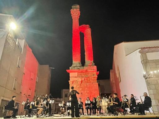 Zalamea de la Serena pone fin a su feria con la entrega de premios y el concierto de la Banda de Música
