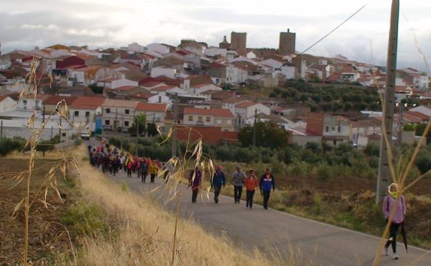 Decenas de personas paticipan en la VII edición de la Ruta de los Tartesos