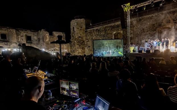 El festival 'Músicos en Movimiento' paró en el Castillo de Arribalavilla el pasado sábado