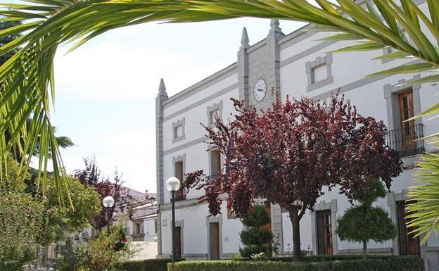 Sale a licitación la explotación y servicio del Bar-Cafetería del Hogar Club de Mayores del Ayuntamiento de Zalamea de la Serena