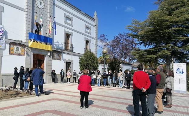 Zalamea guarda 5 minutos de silencio en solidaridad con Ucrania