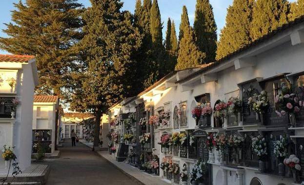 El cementerio municipal ya tiene el horario de verano