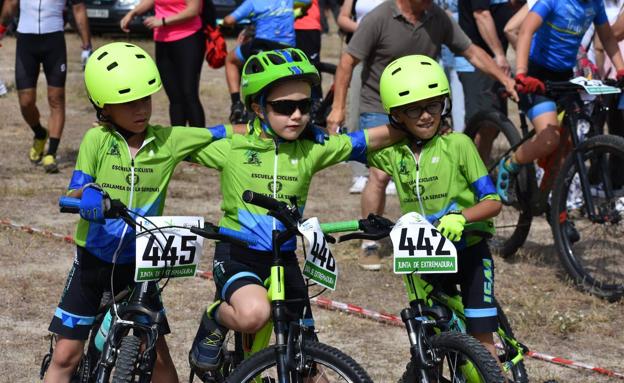 Tres alumnos de la Escuela Ciclista Diexle Zalamea participan este domingo en la clausura de los JUDEX BTT