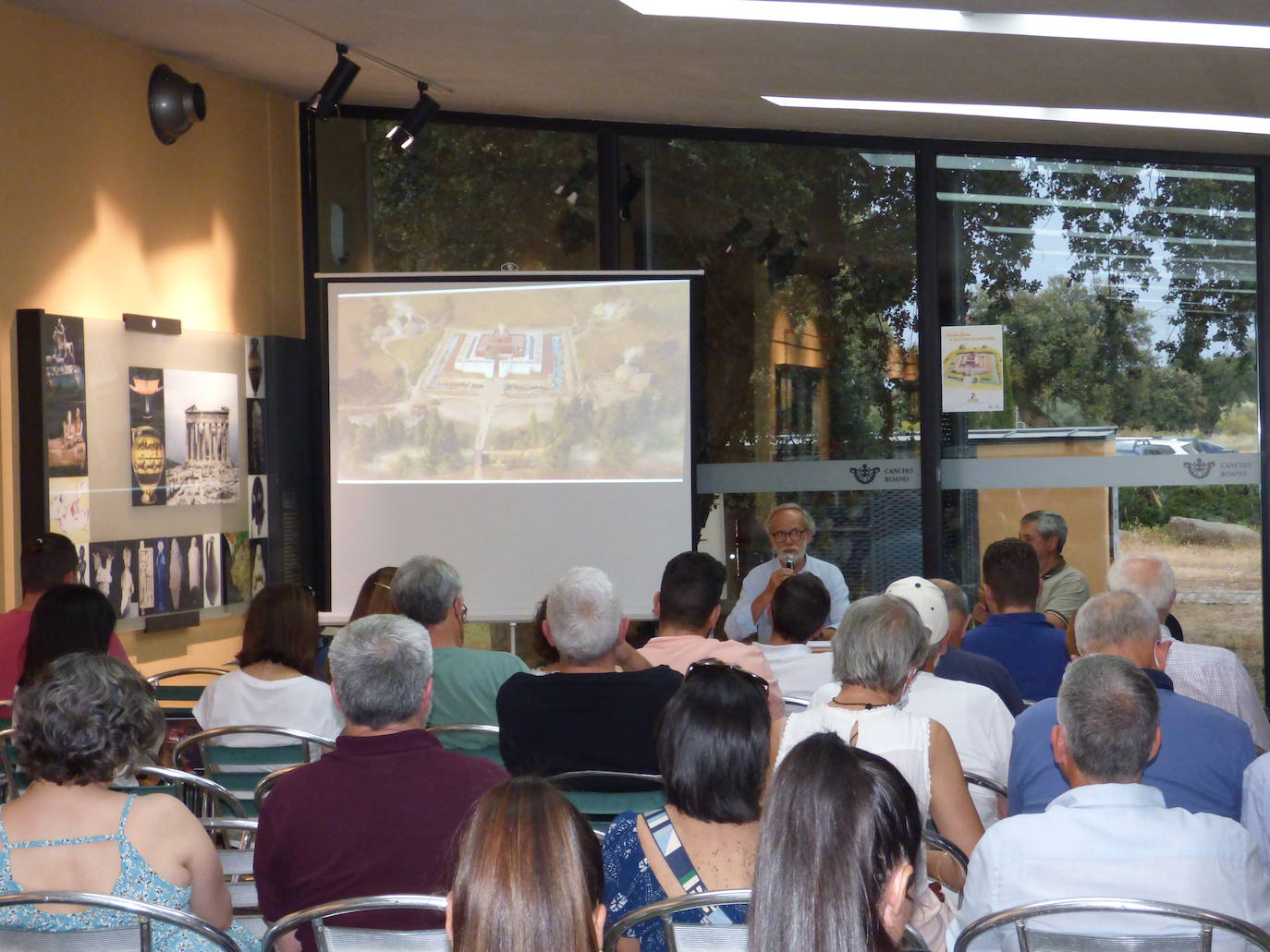Sebastian Celestino Pérez presenta su libro 'Cancho Roano. Un Yacimiento Tartésico en el valle medio del Guadiana'
