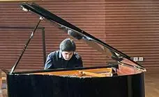 El ilipense Juan Pedro Galán deleita al público con su recital de piano