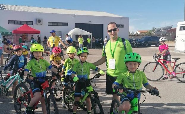 Los alumnos de la Escuela Ciclista Diexle Zalamea llegan a la final de los JUDEX Autonómicos